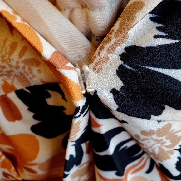 ALEXIA ADMOR | Iris Dolman Sleeve Faux-Wrap Dress in Beige Floral sz 3X - Picture 9 of 14